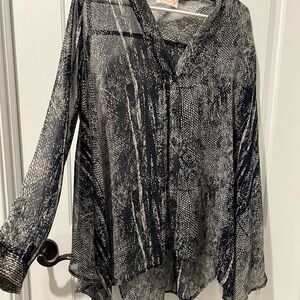 Gorgeous flowy sheer top